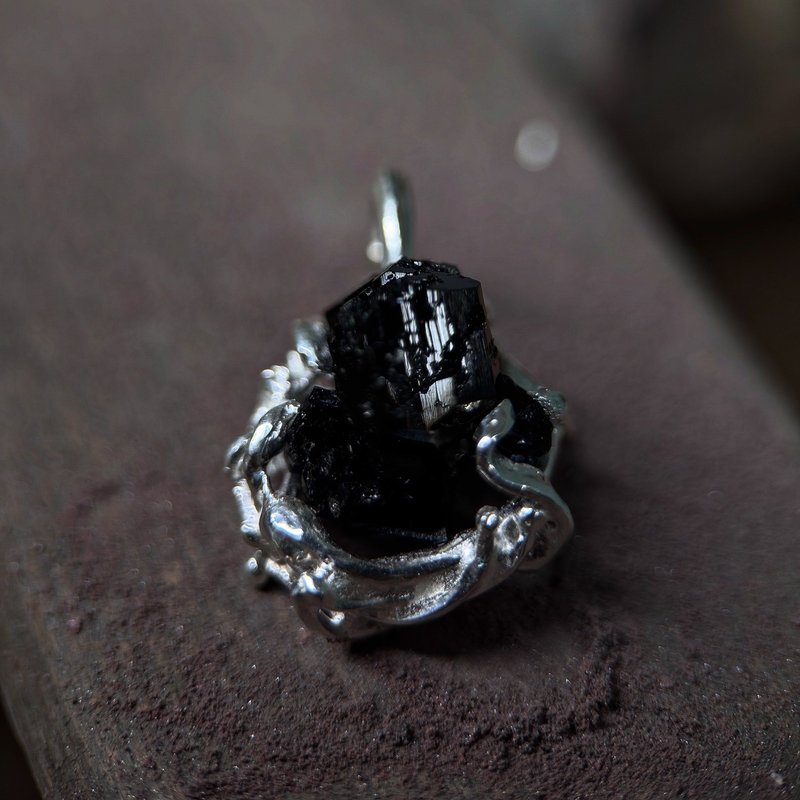 純銀項鍊 / 納米比亞黑碧璽原礦/深沙02 - 耳環/耳夾/耳骨夾 - 純銀 黑色