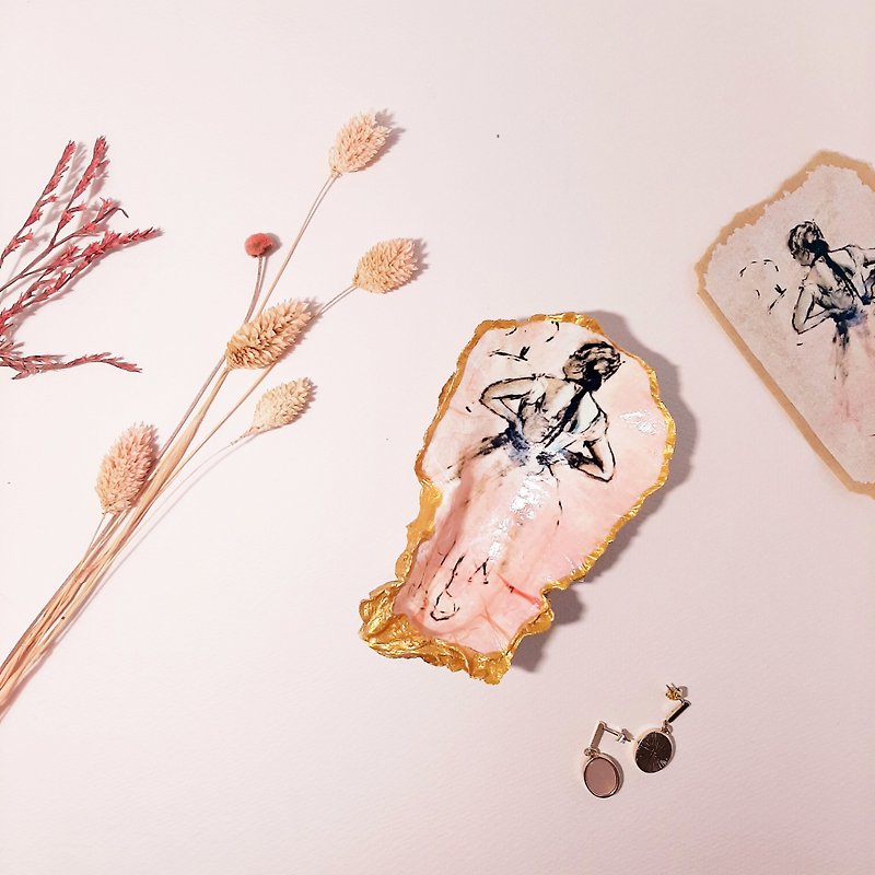 Dancer | Oyster Shell Ring Dish in Edgar Degas | Shell Trinket Tray - 居家收納/收納盒/收納用品 - 其他材質 粉紅色