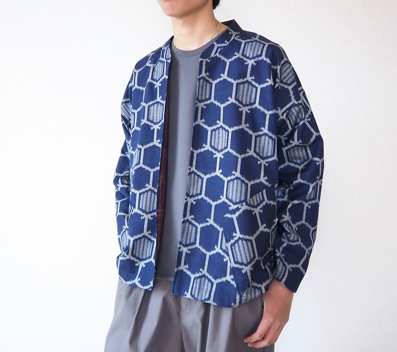 【日本製】long sleeve jacket mens, kimono upcycled clothing, auspicious pattern - Men's Coats & Jackets - Silk Blue