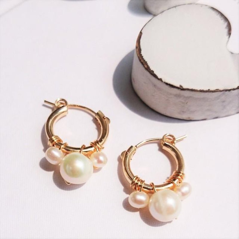 14kgf big pearl bubble pierced earrings - Earrings & Clip-ons - Gemstone White