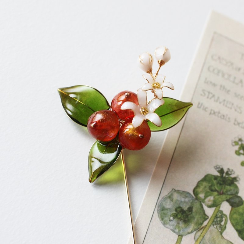 [Auspicious Blossom Brooch] Orange and Orange Blossom Brooch Elegant Handmade Bronze Resin Brooch - Brooches - Resin Orange