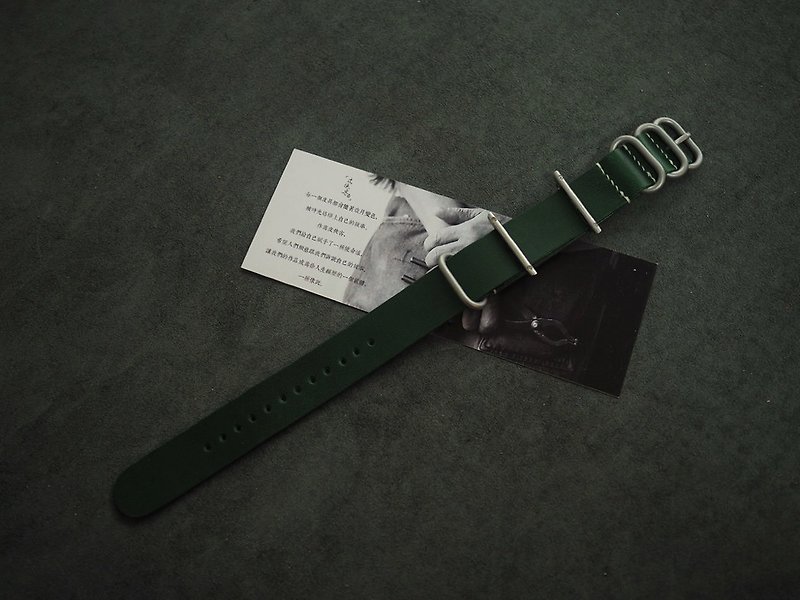 Nato Apple AppleWatch leather strap Italy imported dark green vegetable tanned leather handmade design - สายนาฬิกา - หนังแท้ สีเขียว