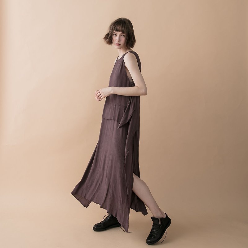 Layered Vest Long Dress – Maroon - ชุดเดรส - ผ้าฝ้าย/ผ้าลินิน สีนำ้ตาล