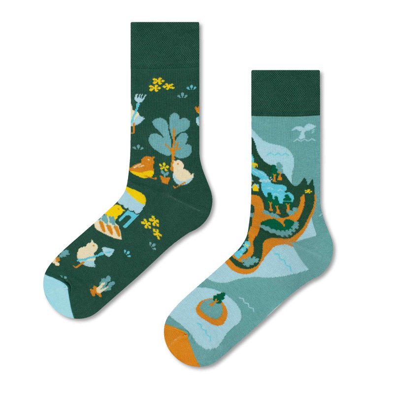 Trendsetting Long Socks - Chickopia: A World of Harmony - ถุงเท้า - ผ้าฝ้าย/ผ้าลินิน 