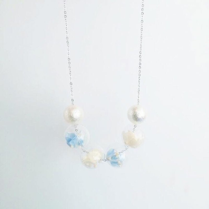 Preserved Flower Glass Ball Necklace Christmas Birthday Bridalshower gifts - สร้อยติดคอ - แก้ว สีน้ำเงิน