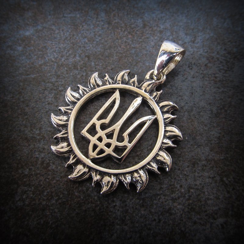 Silver trident in the sun necklace pendant,ukrainian silver emblem tryzub in sun - 吊飾 - 銀 銀色