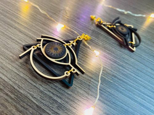 エジプト ラー メジェド オッター シェル ピアス ゴールド