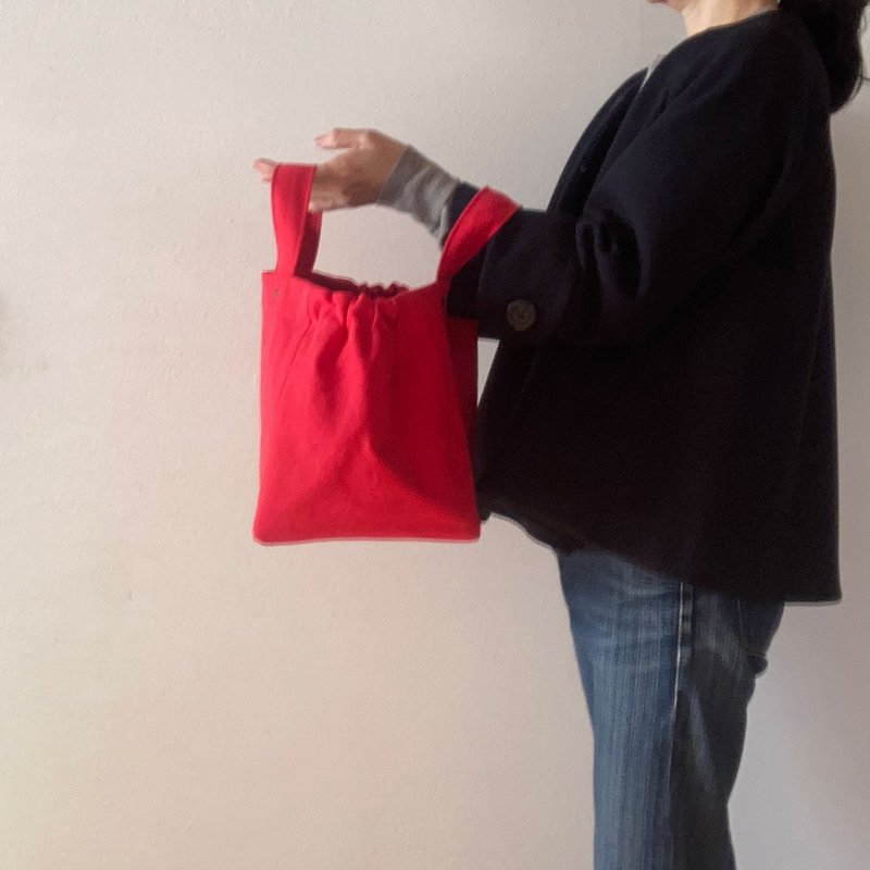 Gathered Tote Bag　Basic　canvas　Bright Red　Wide gusset - กระเป๋าถือ - ผ้าฝ้าย/ผ้าลินิน สีแดง