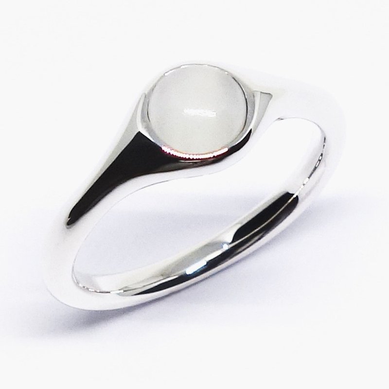 SV925 Minimal moonstone ring【Pio by Parakee】月光石戒指 - General Rings - Other Metals White