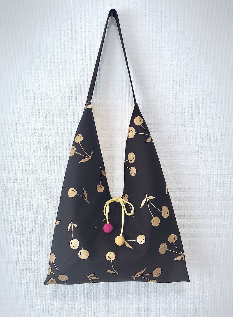 Japanese-style skull-shaped side bag / medium size / golden cherry / yellow plain - กระเป๋าแมสเซนเจอร์ - ผ้าฝ้าย/ผ้าลินิน สีดำ