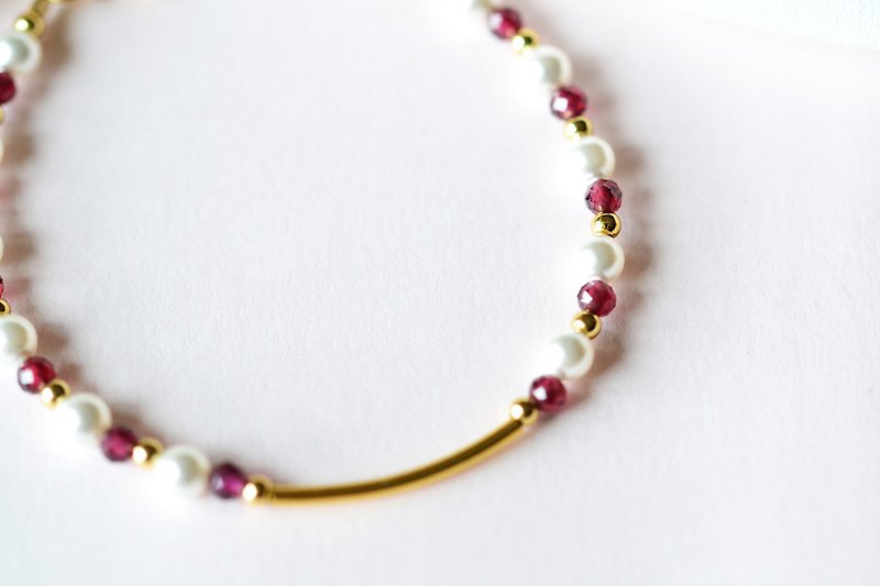 Pink Lady。Swarovski Pearl Garnet Natural Stone 18K Gold Plated Bracelet - Bracelets - Crystal Pink