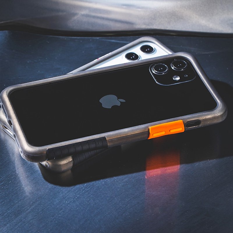 送品牌掛繩 iPhone 12系列 NMD抗汙防摔手機-黑戀橘 - 手機殼/手機套 - 塑膠 黑色