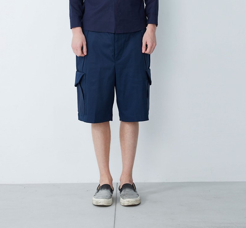 [Clear Product] Wet and Dry Separation-Multi Pocket Functional Shorts-Navy - กางเกงขาสั้น - ผ้าฝ้าย/ผ้าลินิน สีน้ำเงิน