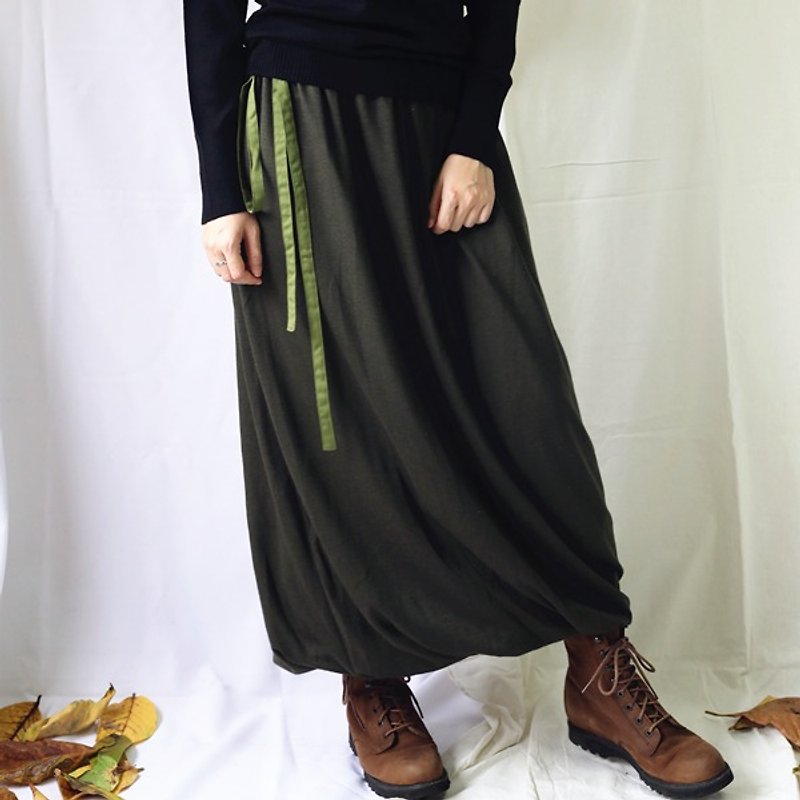 [スロー]布の服秘密の庭の緑のウールのスカートオリジナルデザインのねじれ - スカート - ウール グリーン