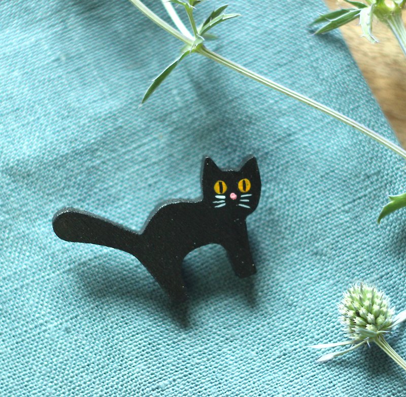 Wooden Black Cat Brooch - เข็มกลัด - ไม้ สีดำ