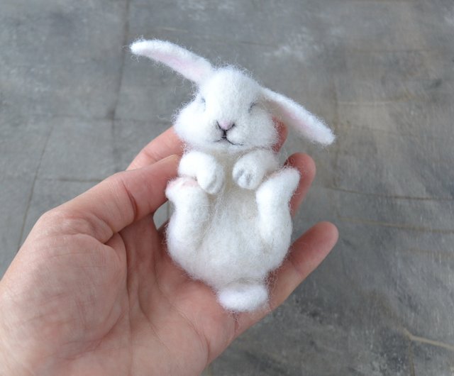 羊毛フェルト アートドール 白うさぎさん 羊毛フェルト アートドール 白うさぎさん 羊毛フェルト アートドール