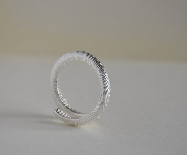Open Winding Cat Ring Open Winding Cat Ring