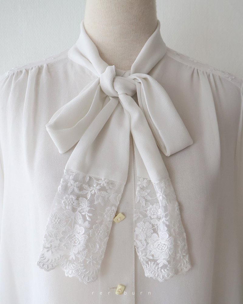 Japanese-made vintage lace patchwork tie long-sleeved white vintage shirt - Women's Shirts - Polyester White