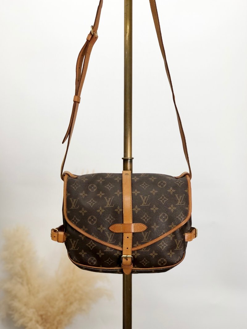 [Direct from Japan, branded used bag] LOUIS VUITTON Louis Vuitton Monogram shoulder bag Brown PVC leather Saumur 30 hpx5fa - กระเป๋าแมสเซนเจอร์ - วัสดุกันนำ้ สีนำ้ตาล