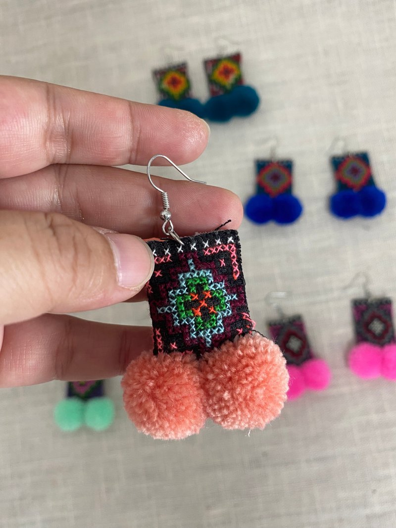 BOHOPeach bohemian tribal earrings pom poms cute gifts - 耳環/耳夾/耳骨夾 - 其他材質 藍色