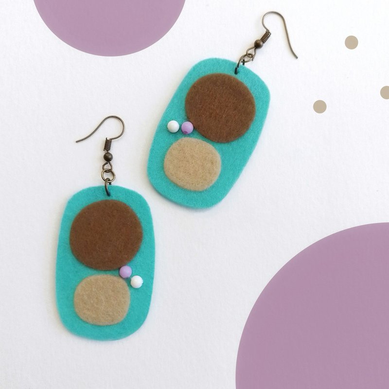 Cute free-form dangle earrings design with hand-stitching on hard felt with bead - 耳環/耳夾/耳骨夾 - 其他材質 