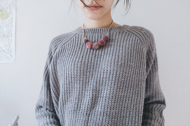[Endorphin] braided yarn 毬 necklace - Necklaces - Wool Purple