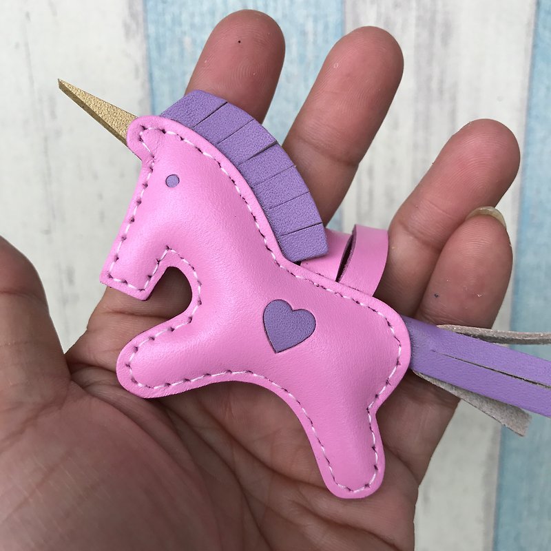 Healing small things pink unicorn hand-stitched leather charm small size - พวงกุญแจ - หนังแท้ สึชมพู
