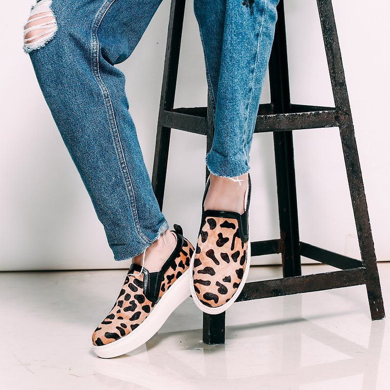 Strolling in the clouds! Lightweight feather memory, comfortable lazy shoes, leopard print, full leather, Taiwan, handmade - Women's Casual Shoes - Genuine Leather Brown