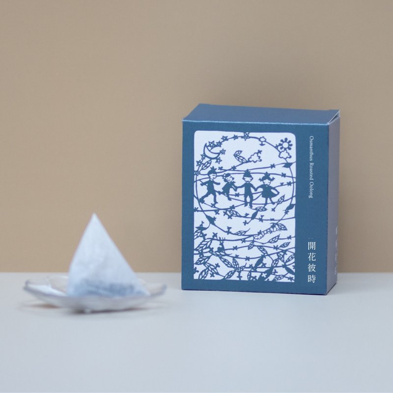 [When It Blooms] Taiwanese Flavored Floral Tea- Magnolia Moon Peach Oolong Traditional Scenting Craft x Paper Cutting Art - Tea - Other Materials Blue