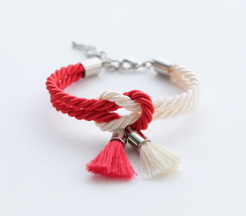 Red / cream knot bracelet with tassels - 手鍊/手鐲 - 聚酯纖維 紅色