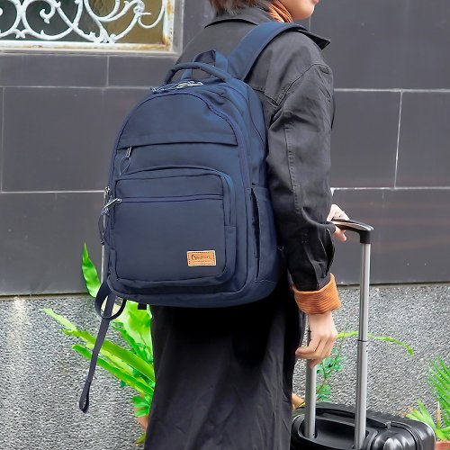 OMC 輕旅行大容量收納款筆電後背包(深藍)