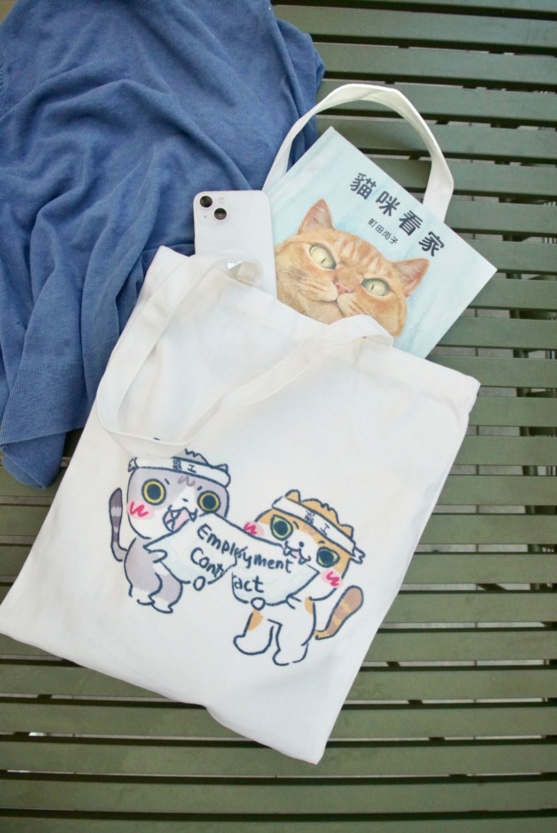 Cute playing cat eco-friendly canvas bag - Messenger Bags & Sling Bags - Other Materials White