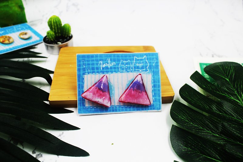 Purple Triangle - Self-Implemented Earrings (Clip Type) - ต่างหู - วัสดุอื่นๆ 