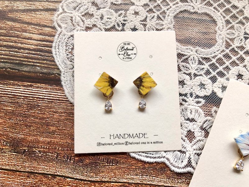 Daisy Earrings - ต่างหู - อะคริลิค หลากหลายสี