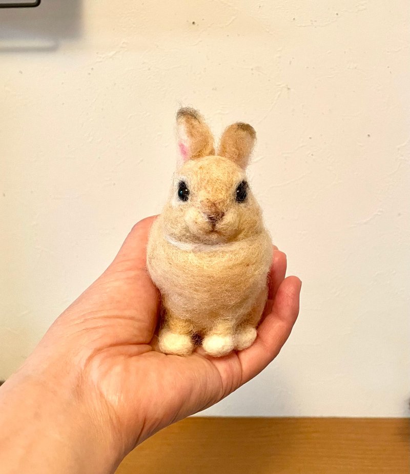 うさぎ　ベージュ　羊毛フェルト - 編織/刺繡/羊毛氈/縫紉 - 羊毛 卡其色