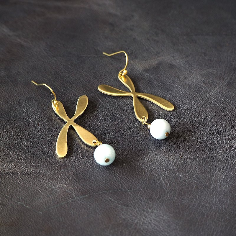 Cromo So Cute earrings (brass hand made) - 耳環/耳夾 - 銅/黃銅 藍色