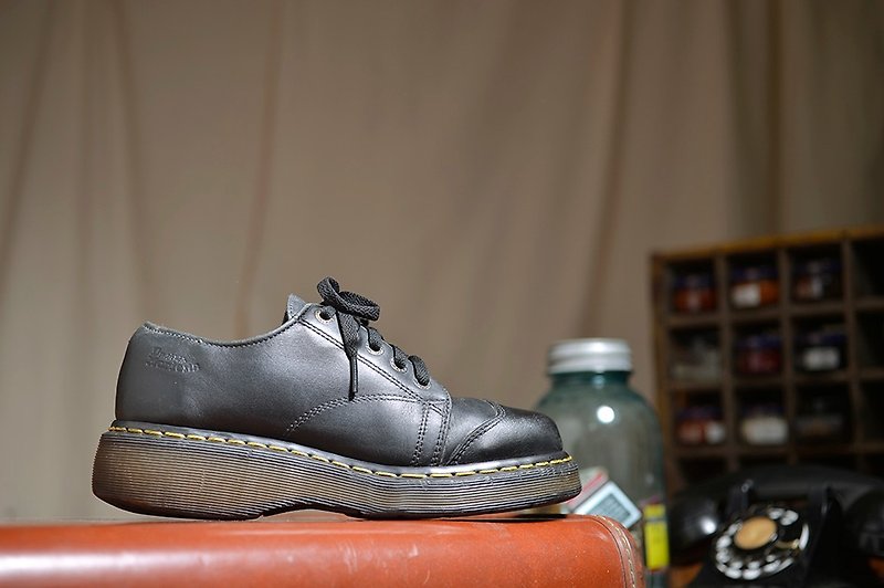 Vintage UK Dr. Martens black platform shoes - รองเท้าลำลองผู้ชาย - หนังแท้ สีดำ