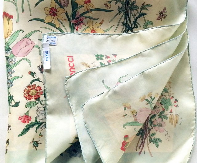 値下げ❗️2632◆GUCCIレトロ柄シルクスカーフ★イタリア製★ヴィンテージ Vintage Old GUCCI オールドグッチ フローラル柄 シルク 大判