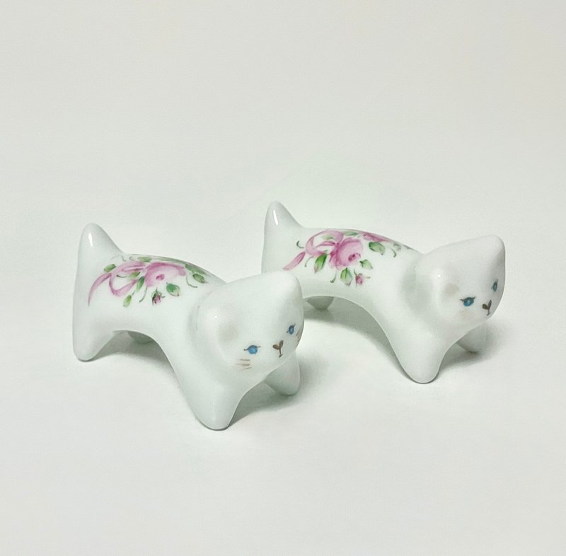 手描きのバラの、子猫の箸置き２点セット - 筷子/筷架 - 瓷 白色
