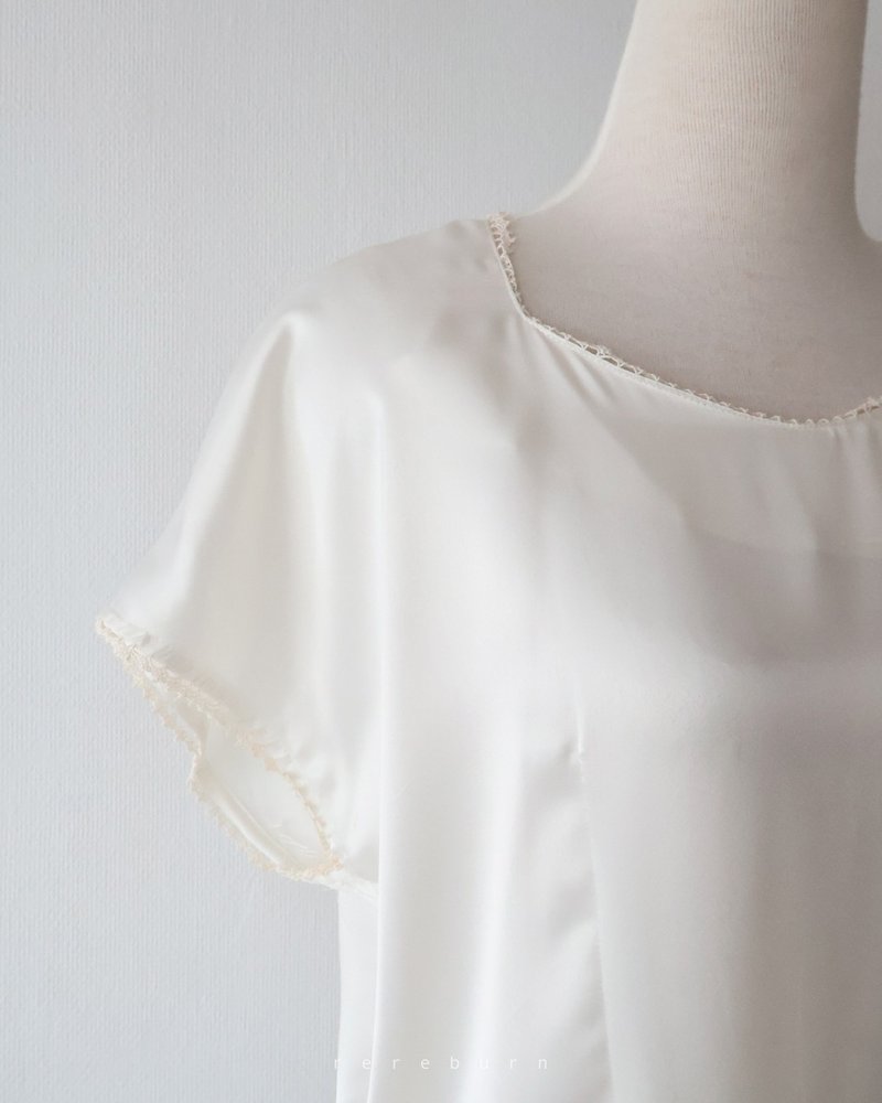 Japanese-made vintage cut lace hem button-down short-sleeved off-white vintage shirt - Women's Shirts - Polyester White