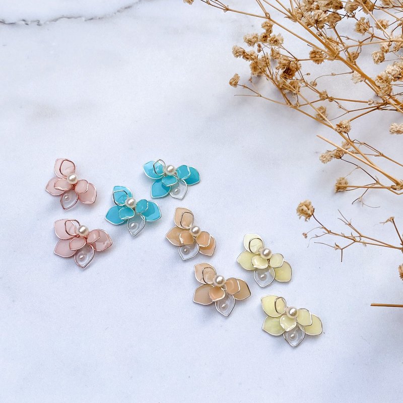 Half Order Flower | Macaron Color | Handmade Resin Earrings - ต่างหู - เรซิน สีส้ม