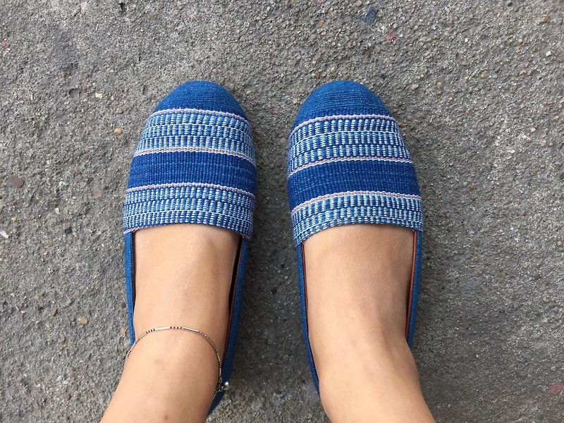 Little Blue cup shoes - รองเท้าลำลองผู้หญิง - ผ้าฝ้าย/ผ้าลินิน สีใส