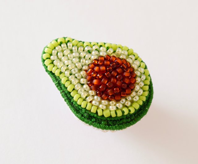 ホワイトツリーのビーズ刺繍ブローチ クリスマス ブローチ