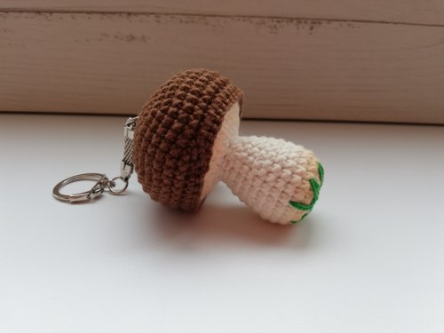 きのこキーホルダー、かぎ針編みのキノコ、きのこぬいぐるみ、かぎ針