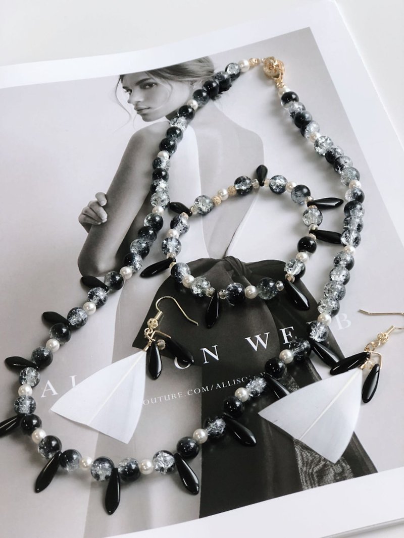 Original black and white style necklace, earrings and bracelet set - สร้อยคอ - วัสดุอื่นๆ สีดำ
