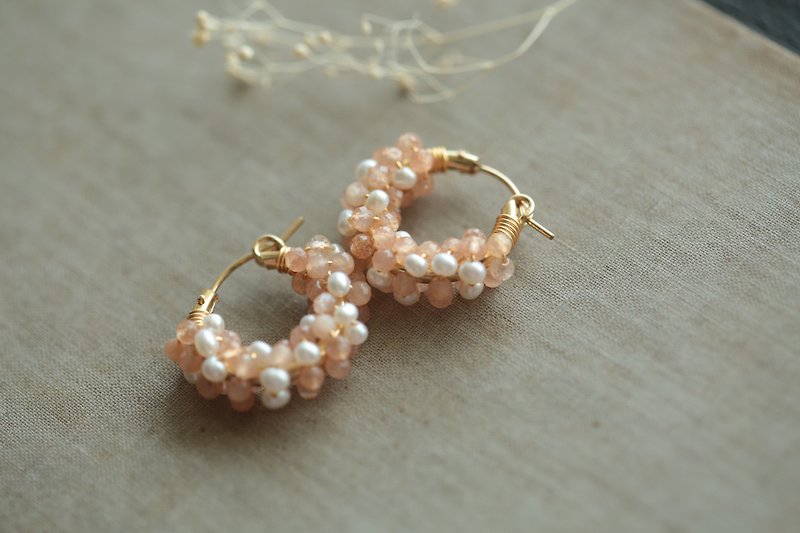 Happy circle 1.9cm│Orange moonstone + pearl earrings can be changed to Clip-On - Earrings & Clip-ons - Gemstone Orange