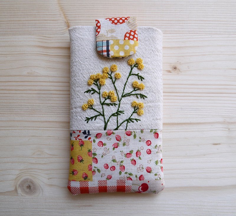 Mimosa embroidered mobile phone pouch (M) is suitable for 5 inch mobile phones - อื่นๆ - ผ้าฝ้าย/ผ้าลินิน 
