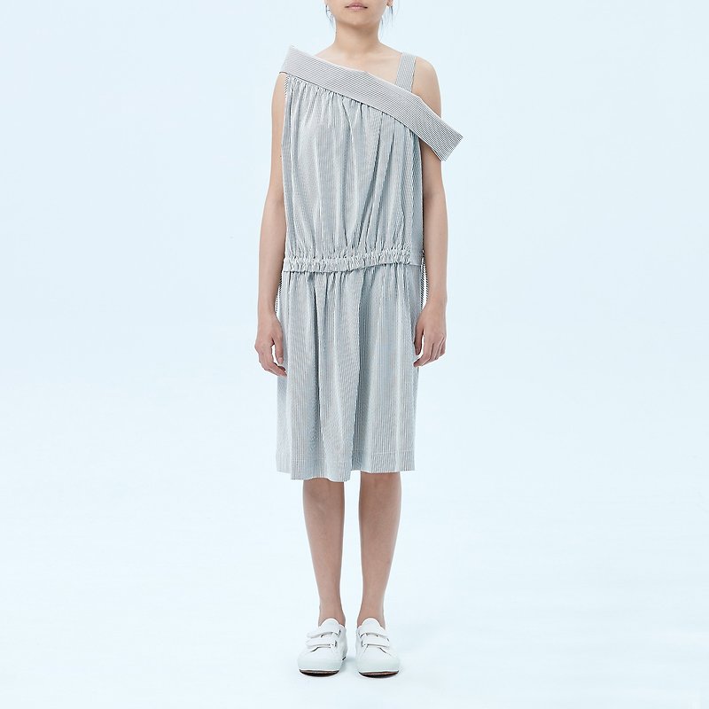 Striped Asymmetrical Sleeve Midi Dress - ชุดเดรส - ผ้าฝ้าย/ผ้าลินิน สีเทา