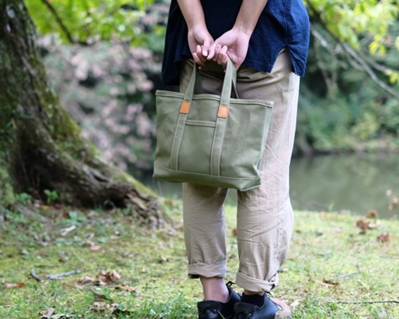 Leather & Canvas Tote Bag S – Moss Green - กระเป๋าถือ - ผ้าฝ้าย/ผ้าลินิน สีเขียว