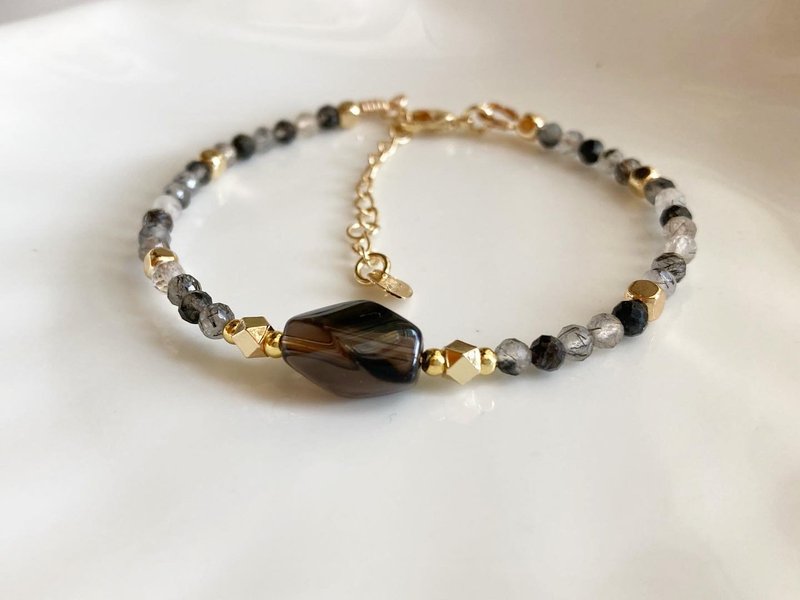 Customizable crystal bracelets follow the shape of tea crystals and black hair crystals to improve health, career, leadership, ability to avoid disasters and protect villains - สร้อยข้อมือ - คริสตัล 